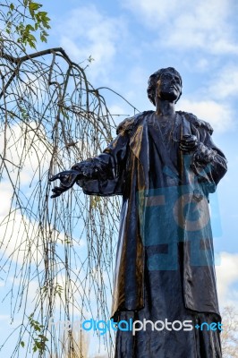 Emmeline Pankhurst Statue In Victoria Tower Gardens Stock Photo