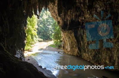 Entrance To The Tham Lod Cave Stock Photo