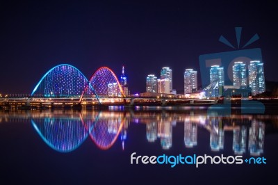 Expro Bridge At Night In Daejeon,korea Stock Photo