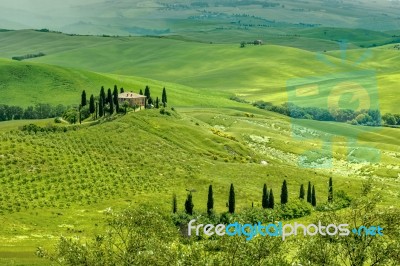 Farmland Below Pienza In Tuscany Stock Photo