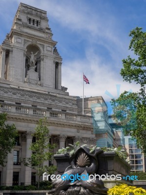 Former Port Of London Authority Building 10 Trinity Square  In L… Stock Photo