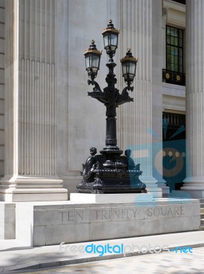 Former Port Of London Authority Building 10 Trinity Square  In L… Stock Photo