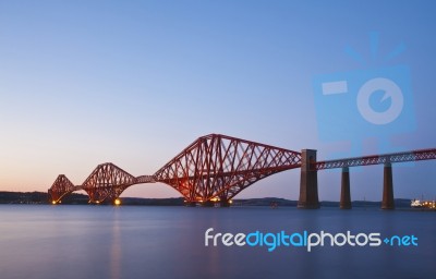 Forth Rail Bridge In Edinburgh Stock Photo