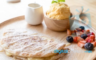 Fresh Dessert Soft Vanila Roti With Ice Cream ,syrup ,strawberry… Stock Photo