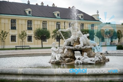 Galicia, Volhynia, And Transylvania Statues At The Schonbrunn Pa… Stock Photo