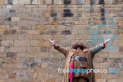 Hagrid Entertaining The Crowds At Alnwick Castle Stock Photo