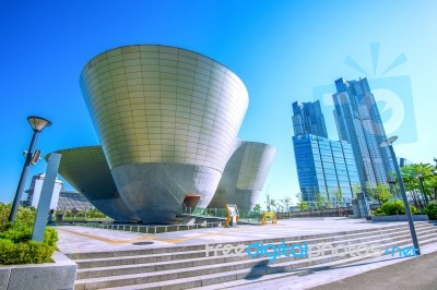 Incheon, South Korea - May 20 : Songdo Central Park Is The Green Space Plan,inspired By Nyc. Photo Taken May 20,2015 In Incheon, South Korea Stock Photo