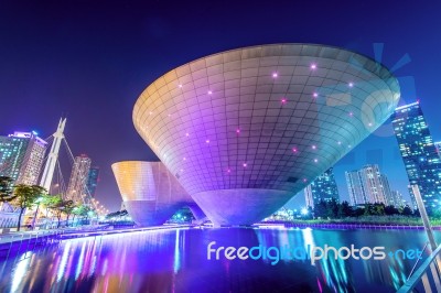Incheon, South Korea - September 19 : Songdo Central Park Is The Green Space Plan,inspired By Nyc. Photo Taken September 19,2015 In Incheon, South Korea Stock Photo