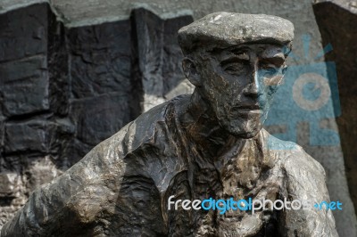 Insurgents Memorial To Polish Fighters Of Warsaw Uprising In War… Stock Photo