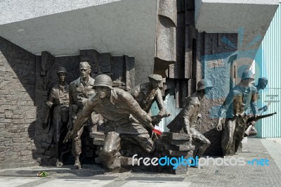 Insurgents Memorial To Polish Fighters Of Warsaw Uprising In War… Stock Photo
