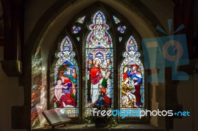 Interior View Of St Peter Ad Vincula Church In Wisborough Green Stock Photo
