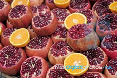 Istanbul, Turkey - May 25 : Pomegranates For Sale In The Grand Bazaar In Istanbul Turkey On May 25, 2018 Stock Photo