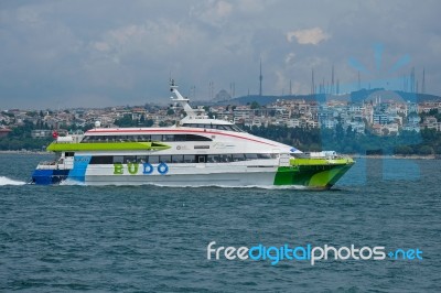 Istanbul, Turkey - May 26 : Boat Cruising Down The Bosphorus In Istanbul Turkey On May 26, 2018 Stock Photo