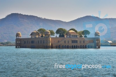 Jal Mahal In Man Sagar Lake Stock Photo