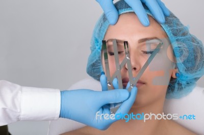 Japanese Method Of Drawing Eyebrows Stock Photo