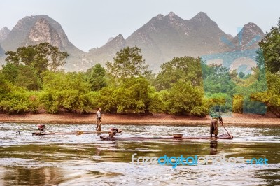 Karst Mountains Along The Li River Near Yangshuo, Guangxi Provin… Stock Photo