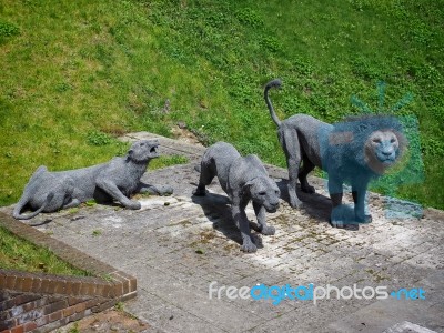 Kendra Haste's Lions And Leopards At The Tower Of London Stock Photo