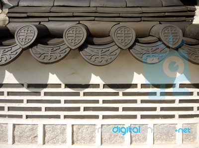 Korean Traditional Tile Roof And Wall Stock Photo
