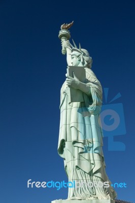 Las Vegas, Nevada/usa - August 1 : View Of The Replica Statue Of… Stock Photo Las Vegas, Nevada/usa - August 1 : View Of The Replica Statue Of… Stock Photo