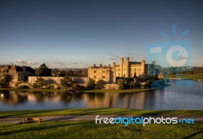 Leeds Castle In A Blue Sky Stock Photo