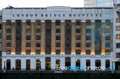 London Bridge Hospital Building Stock Photo
