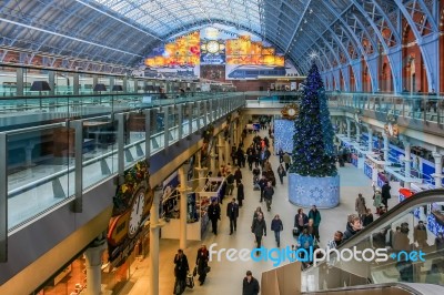 London - December 20 : St Pancras International Station In Londo… Stock Photo