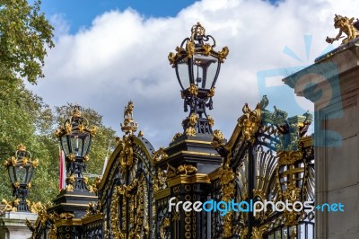 London - November 3 : Canada Gate In Green Park In  London On No… Stock Photo