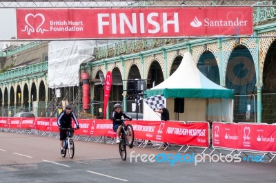 London To Brigton Cycle Ride To Raise Money For The British Hear… Stock Photo