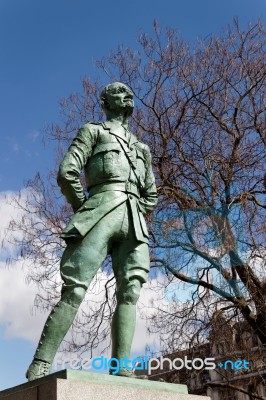 London/uk - March 21 : Statue Of Ian Christian Smuts In London O… Stock Photo