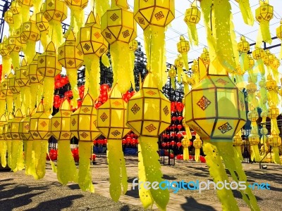 Many Of Yellow Hanging Lantern And Pattern Of Hanging Lamp At Outdoor Stock Photo