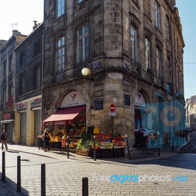 Morning Sunshine On A Small Greengrocer's Shop In Bordeaux Stock Photo