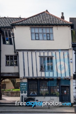 Norwich, Norfolk/uk - April 24 : View Of A Crooked Shop In Norwi… Stock Photo