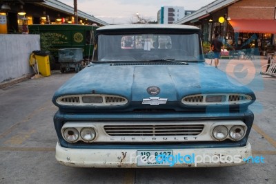 Old Vintage Blue Chevrolet Truck At Night Market, Srinakarin Roa… Stock Photo