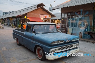 Old Vintage Blue Chevrolet Truck At Night Market, Srinakarin Roa… Stock Photo