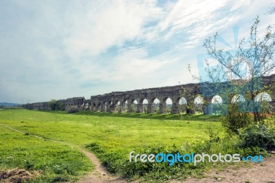 Parco Degli Acquedotti Along The Appian Way In Rome Stock Photo