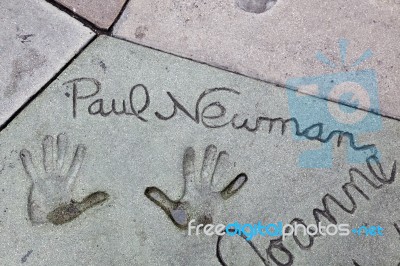 Paul Newman Signature And Handprints Hollywood Stock Photo