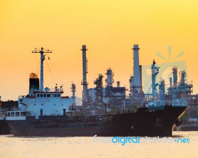 Petroleum Gas Container Ship And Oil Refinery Plant Industry Est… Stock Photo