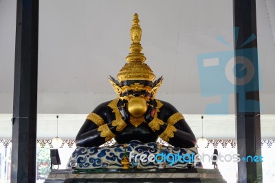 Phrararhu Amulet At Wat Srisa Thong Temple, Nakhon Pathom Provin… Stock Photo