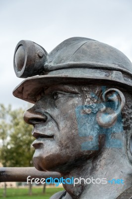 Pit To Port Coal Miner Sculpture Cardiff Bay Stock Photo