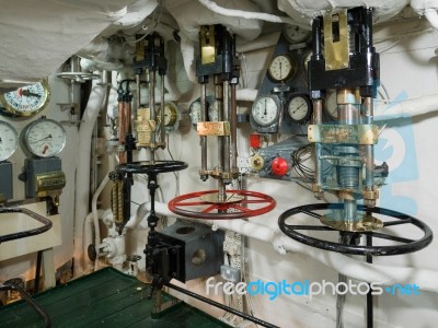 Pressure Valves On Hms Belfast Stock Photo