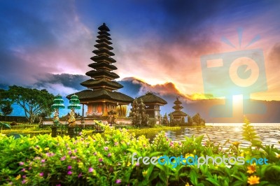 Pura Ulun Danu Bratan Temple In Bali, Indonesia Stock Photo