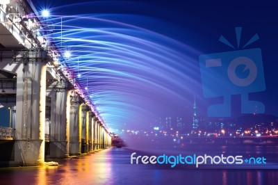 Rainbow Fountain Show At Banpo Bridge In Seoul, South Korea Stock Photo