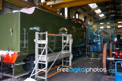 Renovating An Old Steam Train At Sheffield Park Station Stock Photo