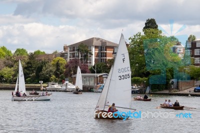 Rowing And Sailing On The River Thames Between Hampton Court And… Stock Photo