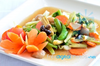 Sauted Mixed Vegetables In Oyster Sauce Stock Photo