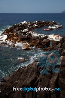 Sea View And Cliffs In Riomaggiore E Stock Photo