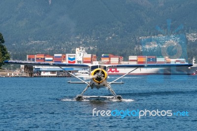 Seaplane Taxiing In Vancouver Stock Photo