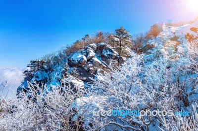 Seoraksan Mountains Is Covered By Snow In Winter, Korea Stock Photo