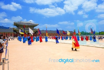 Seoul, South Korea - June 28: Soldier With Traditional Joseon Dynasty Uniform Guards The Gyeongbokgung Palace On June 28, 2015 In Seoul, South Korea Stock Photo Seoul, South Korea - June 28: Soldier With Traditional Joseon Dynasty Uniform Guards The Gyeongbokgung Palace On June 28, 2015 In Seoul, South Korea Stock Photo