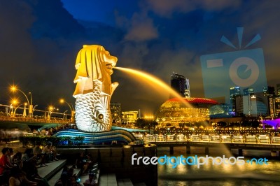 Singapore - Aug 8 ,2017 : Merlion Statue And Cityscape In Singapore Stock Photo